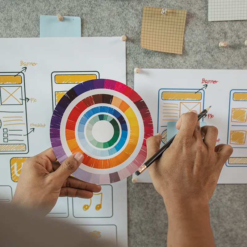 Webdesign schetsen en kleurkeuze voor een nieuwe website